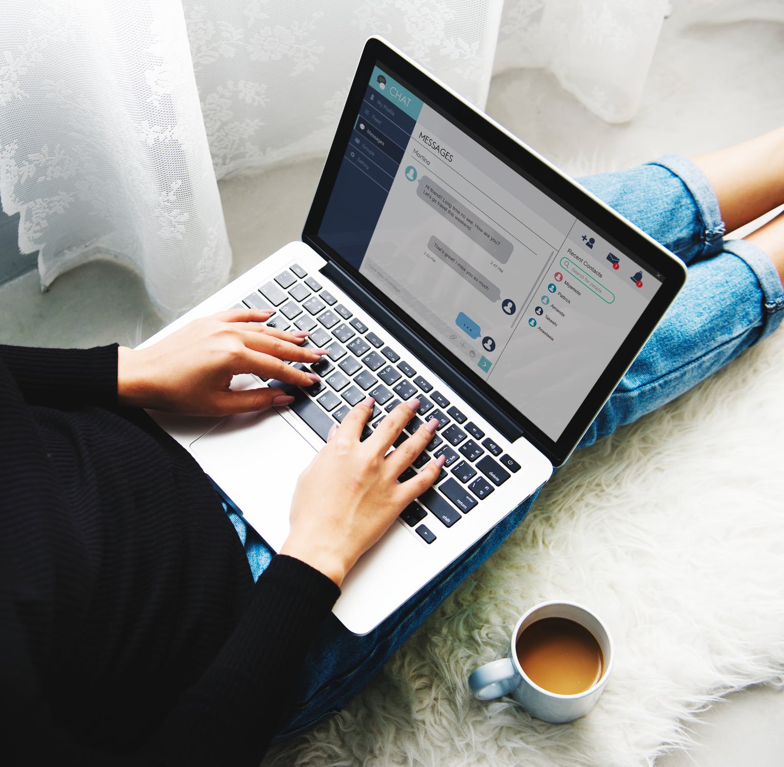 Custom access to Live chat 👩💻
